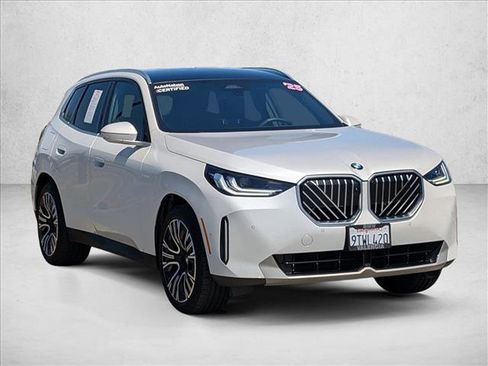 Used 2025 BMW X3 xDrive30i w/ Premium Package image 3