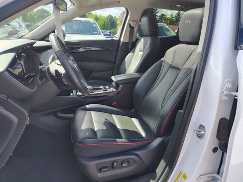 Used 2022 Buick Envision Essence w/ Sport Touring Package AWD/4WD image 9