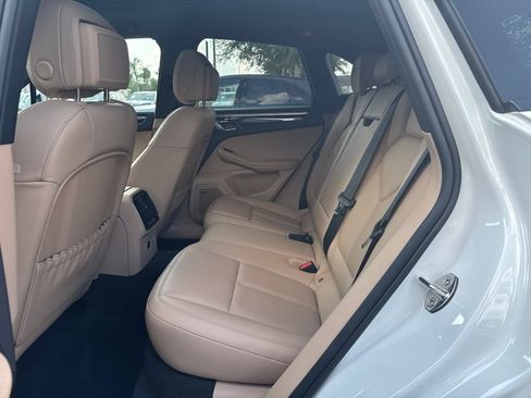Certified 2026 Porsche Macan AWD/4WD image 6