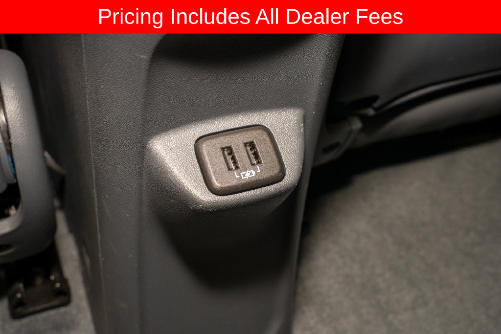 Used 2021 Chevrolet Bolt Premier w/ Infotainment Package FWD image 7