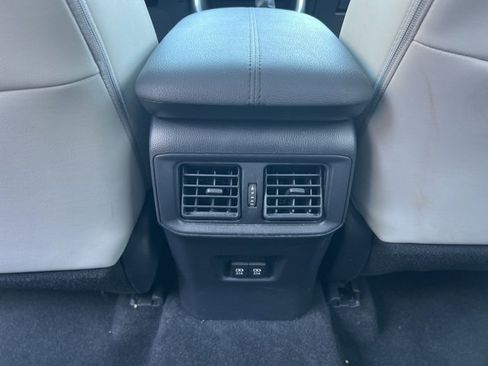 Used 2021 Toyota RAV4 XLE Premium image 18