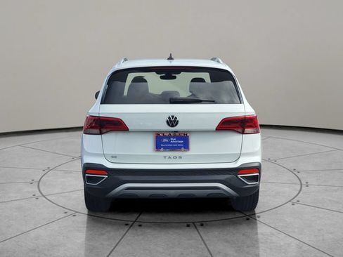 Used 2024 Volkswagen Taos SE FWD image 10