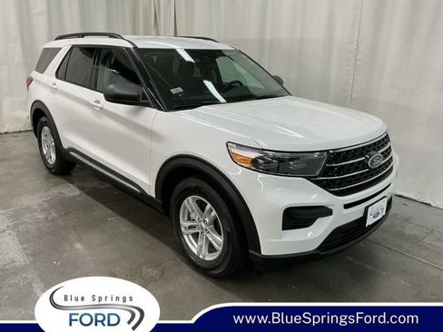 Used 2022 Ford Explorer XLT image 1