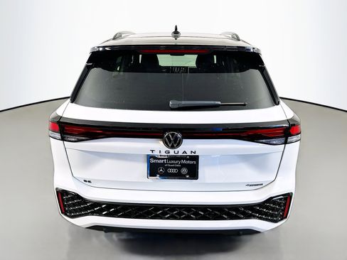 New 2026 Volkswagen Tiguan SE R-Line AWD/4WD image 6