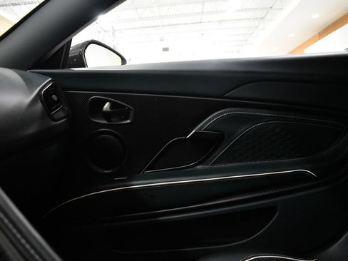 Used 2022 Aston Martin DBS Superleggera RWD image 28
