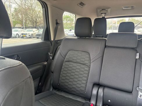 Used 2025 Nissan Pathfinder SV image 40