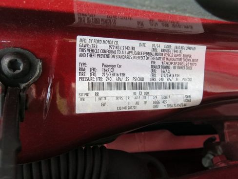 Used 2014 Ford Focus SE FWD image 36