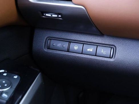 Used 2025 Nissan Pathfinder Platinum AWD/4WD image 23