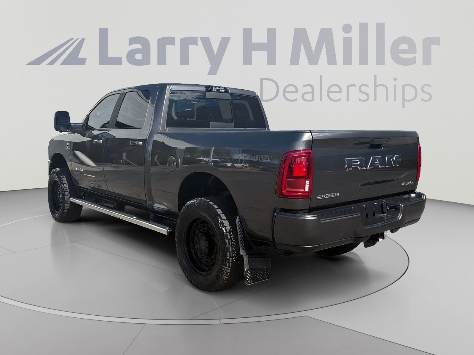 Used 2026 RAM 2500 Laramie w/ Sport Appearance Package AWD/4WD image 4