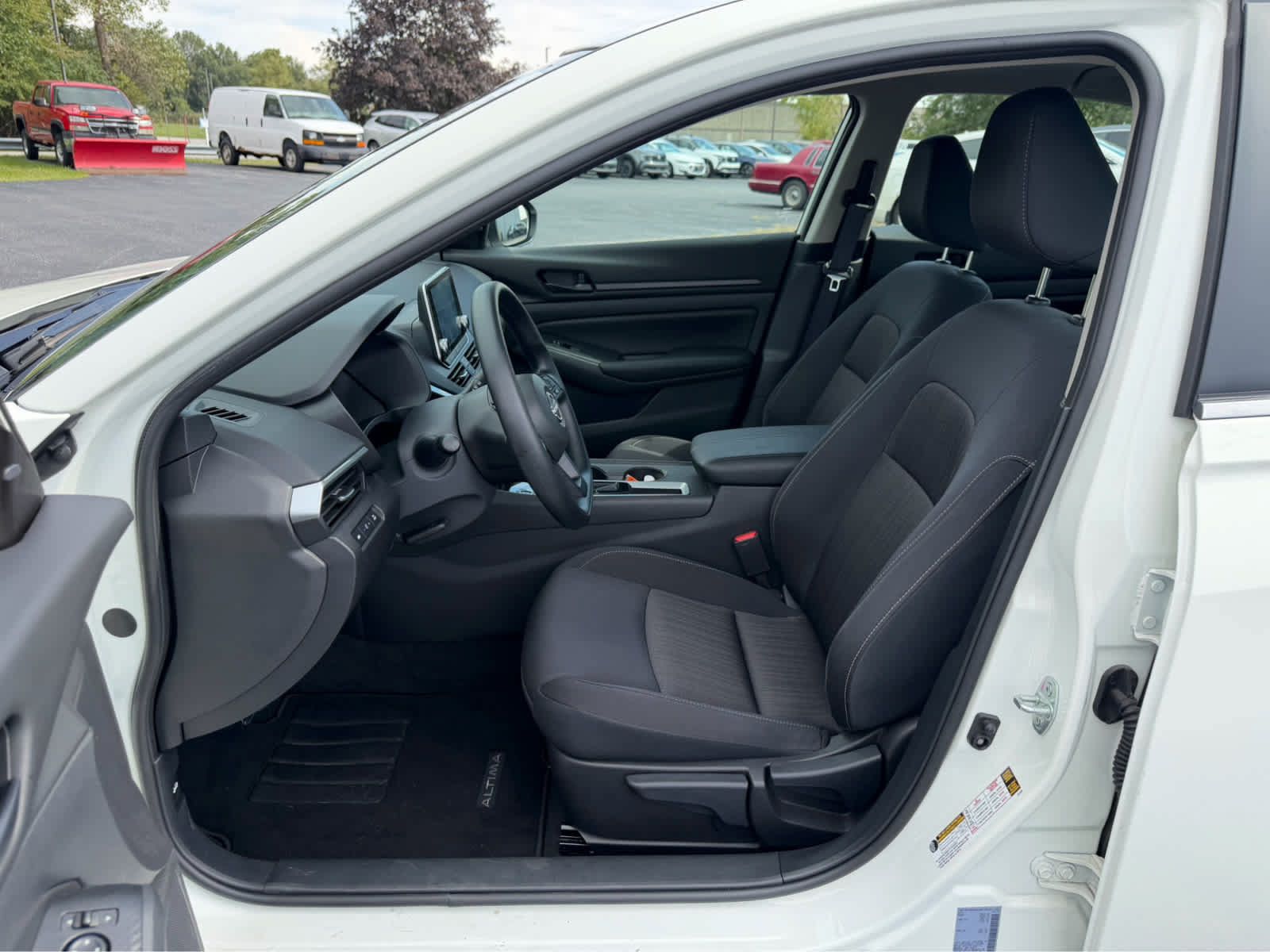 Used 2025 Nissan Altima 2.5 S FWD image 12