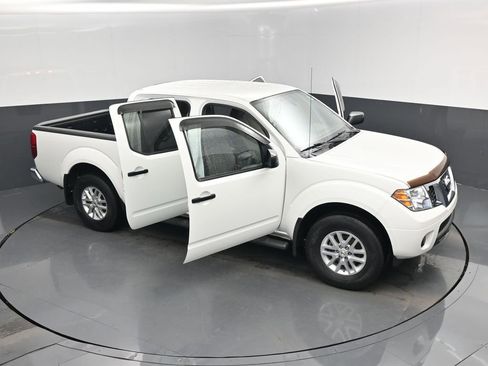 Used 2019 Nissan Frontier SV image 19