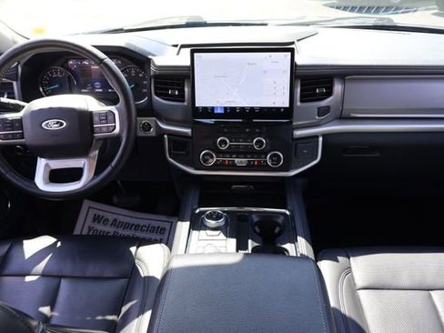Used 2024 Ford Expedition XLT AWD/4WD image 11