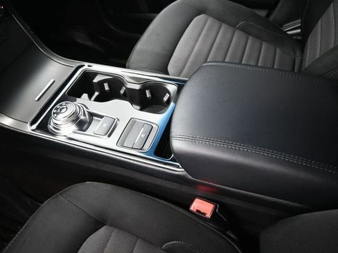 Used 2019 Ford Edge SE image 33