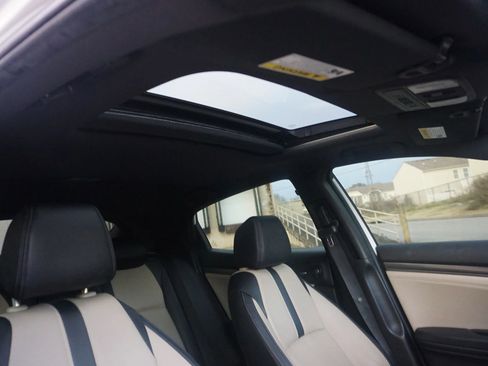 Used 2018 Honda Civic Sport Touring image 19