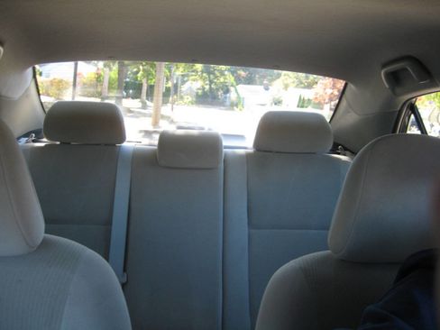 Used 2013 Toyota Corolla LE FWD image 24
