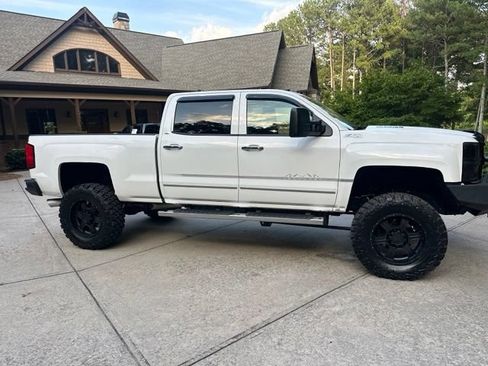 Used 2015 Chevrolet Silverado 2500 LTZ w/ Duramax Plus Package AWD/4WD image 5