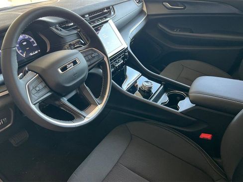 New 2025 Jeep Grand Cherokee L Laredo w/ Luxury Tech Group I image 10