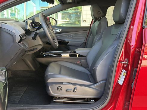 Used 2023 Volkswagen ID.4 Pro S AWD/4WD image 15