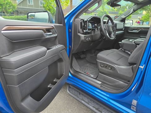 Used 2023 Chevrolet Silverado 1500 RST w/ Z71 Off-Road Package AWD/4WD image 25