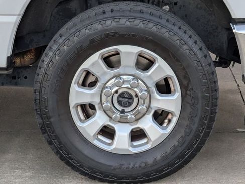 Used 2024 Ford F250 XLT w/ FX4 Off-Road Package AWD/4WD image 12