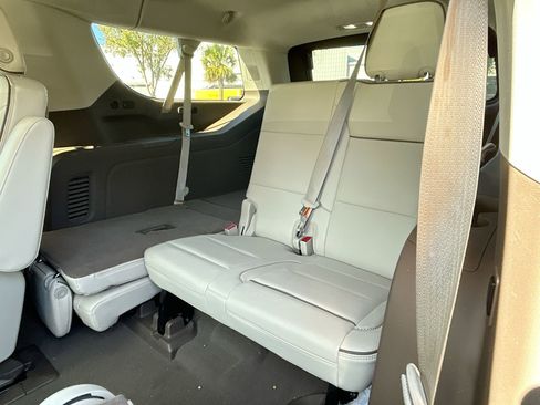 Used 2022 GMC Yukon XL Denali image 33