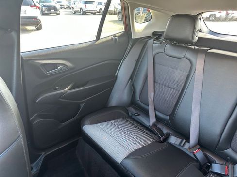 Used 2025 Chevrolet Trax LT image 39