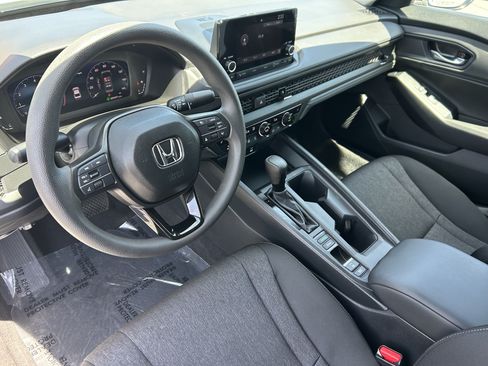 Certified 2025 Honda Accord SE image 17