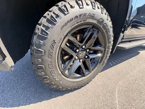 Used 2022 Chevrolet Silverado 1500 Custom Trail Boss w/ Safety Confidence Package AWD/4WD image 12