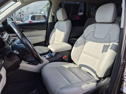 Used 2020 Kia Telluride EX AWD/4WD image 13
