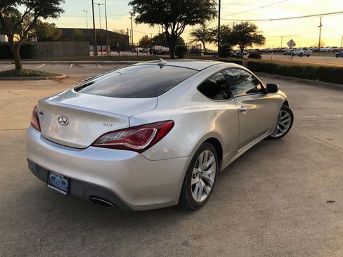 Used 2013 Hyundai Genesis 2.0T image 6