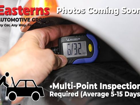Used 2023 Chrysler Pacifica Touring-L FWD image 28