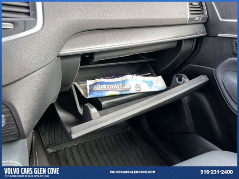 Used 2020 Volvo XC90 T6 Momentum w/ Protection Package image 32