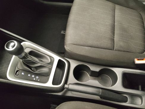 Used 2021 Hyundai Venue SE FWD image 26