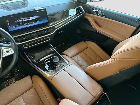 Certified 2024 BMW X7 xDrive40i image 25