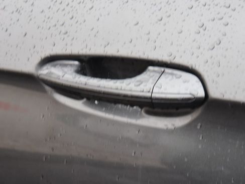 Used 2015 Ford Edge SEL w/ Equipment Group 201A image 19