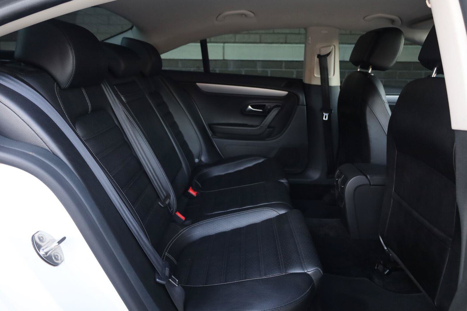Used 2014 Volkswagen CC R-Line FWD image 25