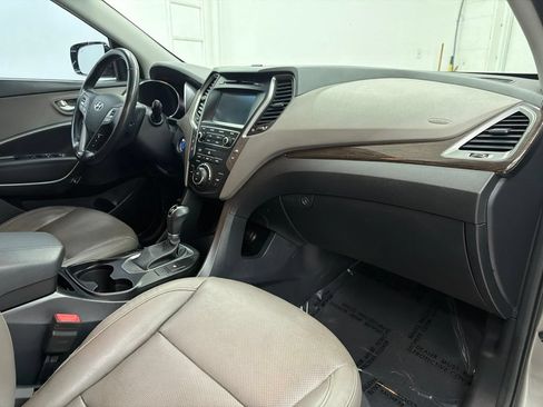 Used 2017 Hyundai Santa Fe Sport FWD image 25