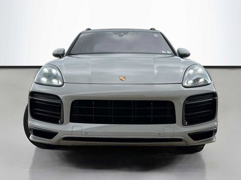 Used 2023 Porsche Cayenne GTS AWD/4WD image 2