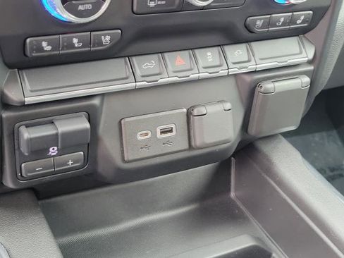 Certified 2022 GMC Sierra 1500 SLT w/ SLT Convenience Package image 33