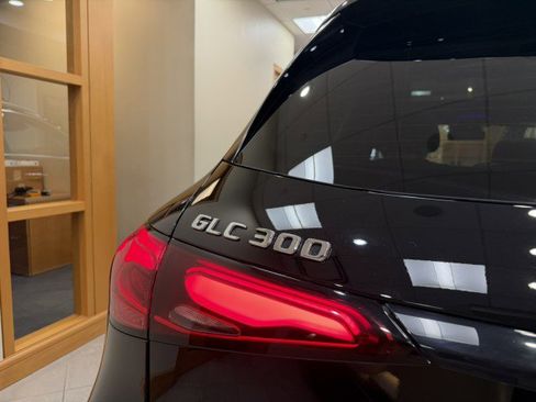 Certified 2025 Mercedes-Benz GLC 300 image 23