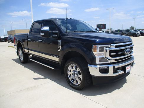 Used 2022 Ford F250 Lariat w/ Lariat Ultimate Package AWD/4WD image 9