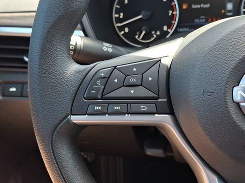 Used 2025 Nissan Altima 2.5 SV AWD/4WD image 25
