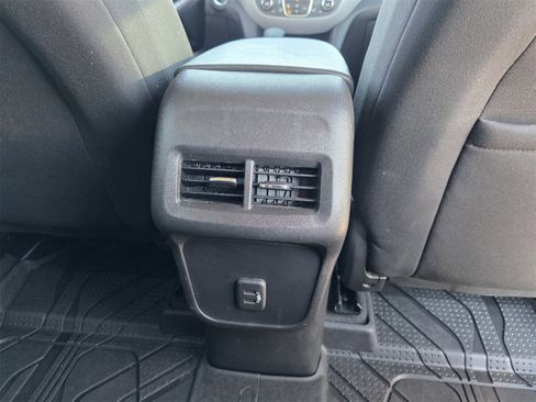 Used 2022 Chevrolet Equinox LT image 20