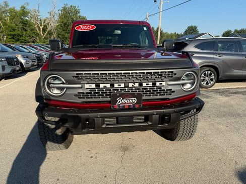 Used 2025 Ford Bronco Badlands AWD/4WD image 2