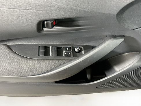 Used 2025 Toyota Corolla LE image 15