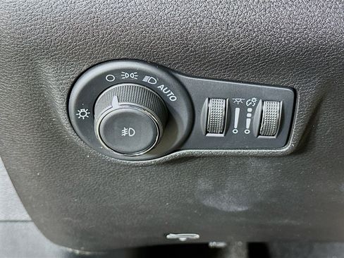 Used 2022 Jeep Compass Latitude image 17