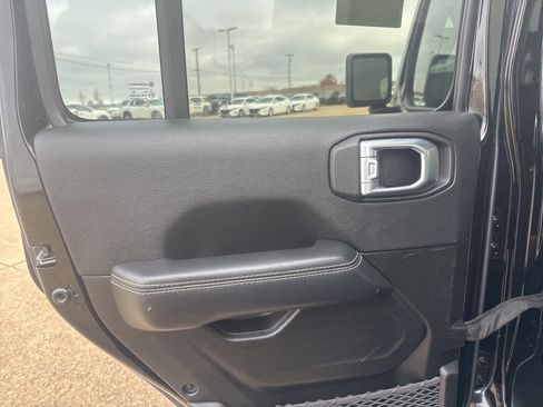 Used 2022 Jeep Gladiator Overland w/ Popular Equipment Package image 19