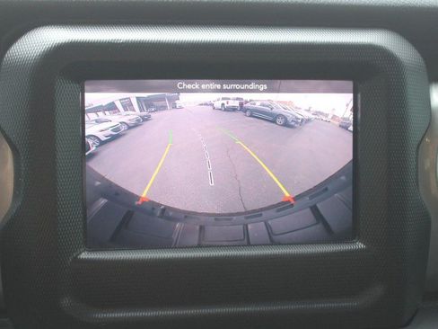 Used 2021 Jeep Wrangler Unlimited Sahara AWD/4WD image 21