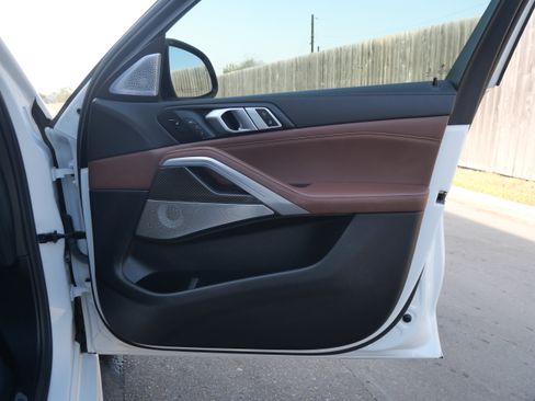 Used 2023 BMW X6 M50i w/ Executive Package image 13