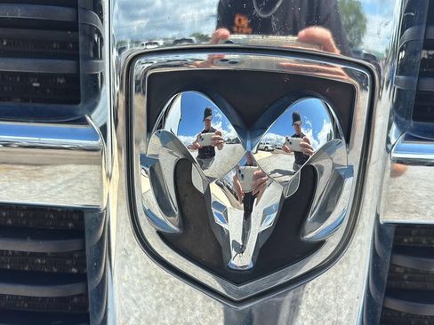 Used 2012 RAM 2500 ST w/ Chrome Appearance Group AWD/4WD image 12
